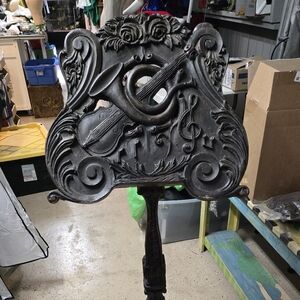 Decorative music stand